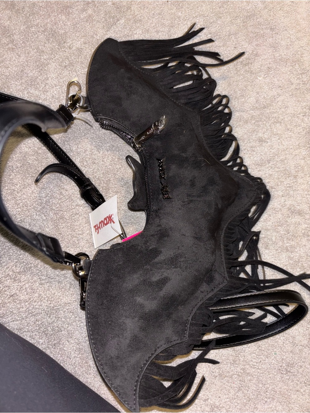 ✨VIRAL✨Black Fringe Bat Betsy Johnson Bag - Picture 3 of 3